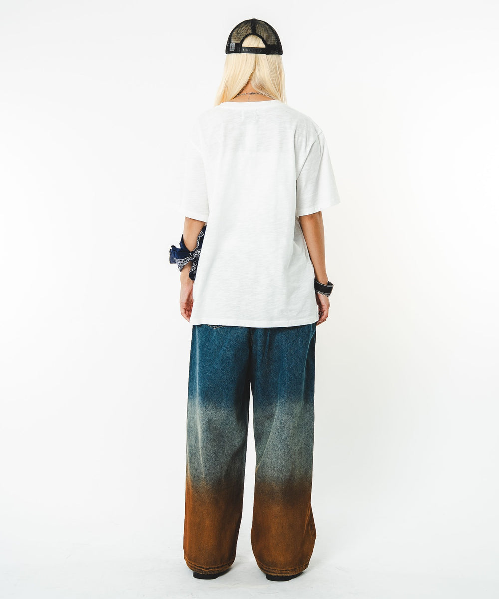 ホワイト モデル：172cm FREE着用