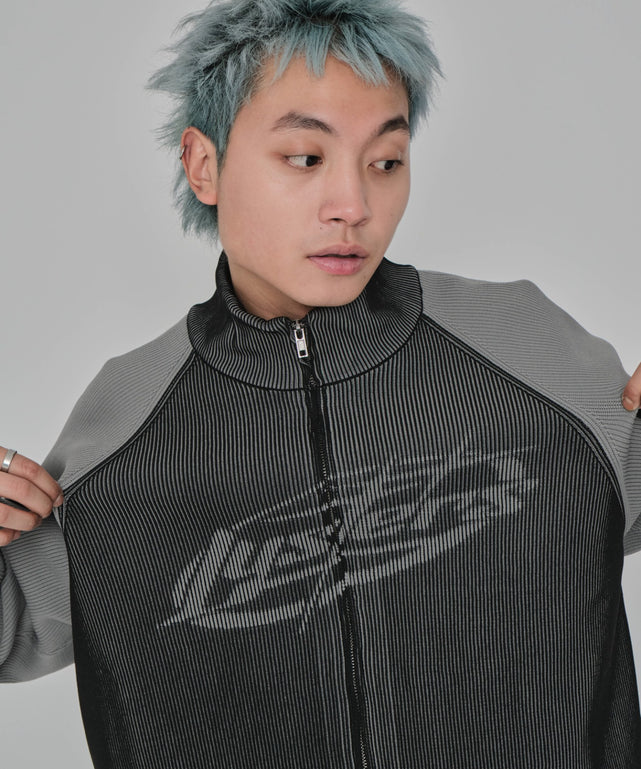 ブラック モデル：178cm L着用