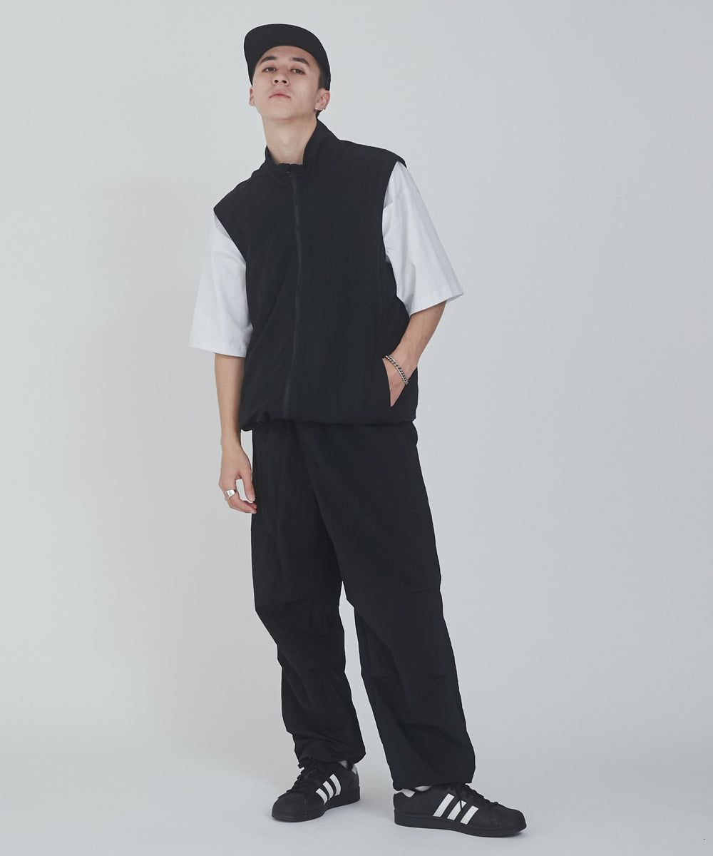 ブラック モデル：176cm L着用