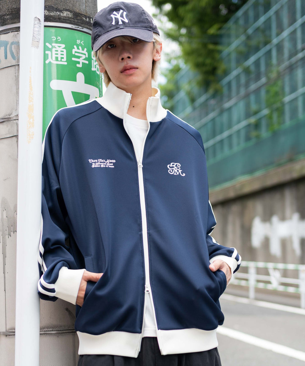 ネイビー モデル：175cm L着用