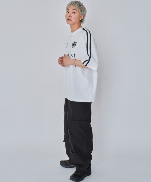 ホワイト　モデル:178cm L着用