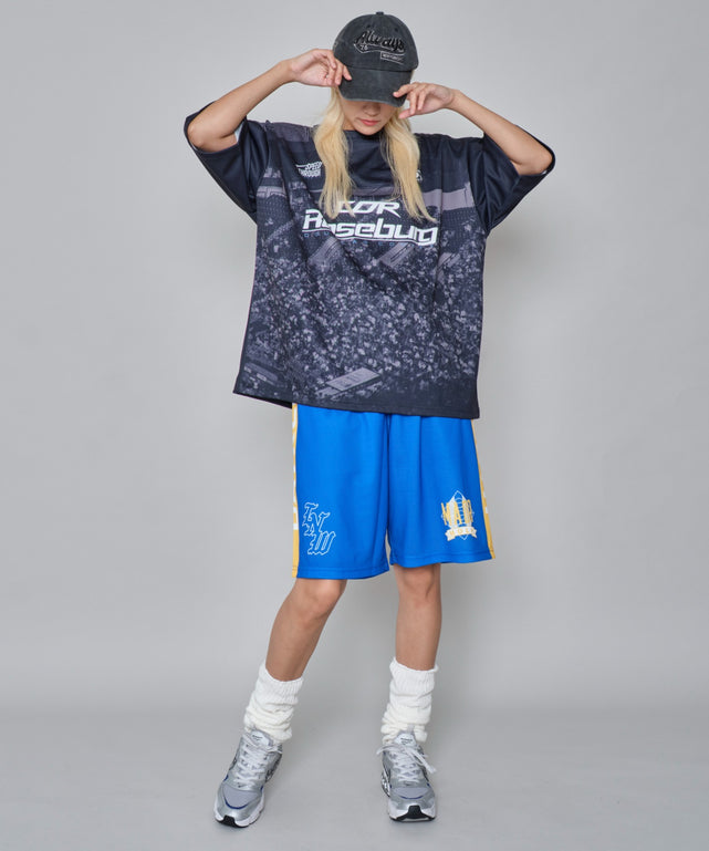 ブルー　モデル:172cm M着用
