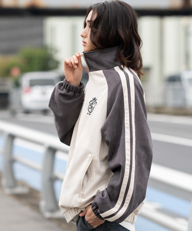 グレー モデル：175cm L着用