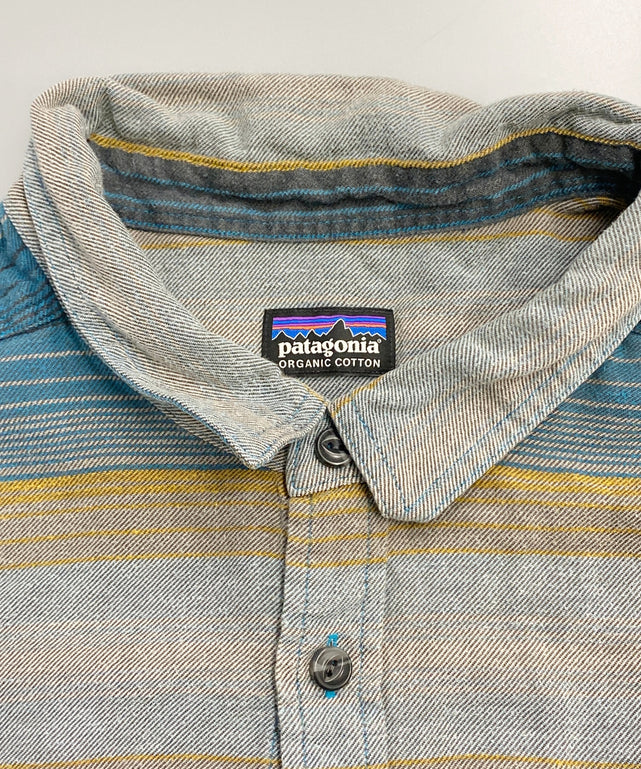 Patagonia ブランドシャツ