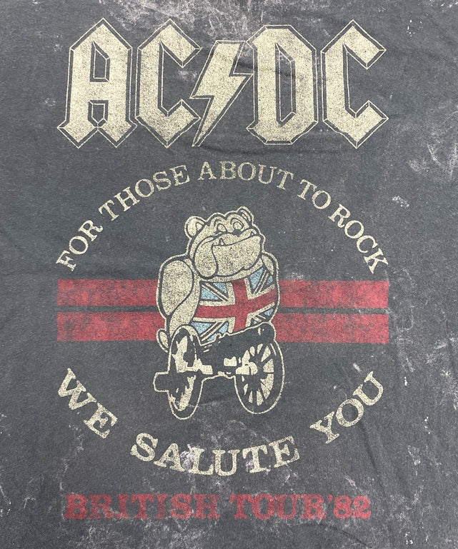 AC/DCバンドTシャツ