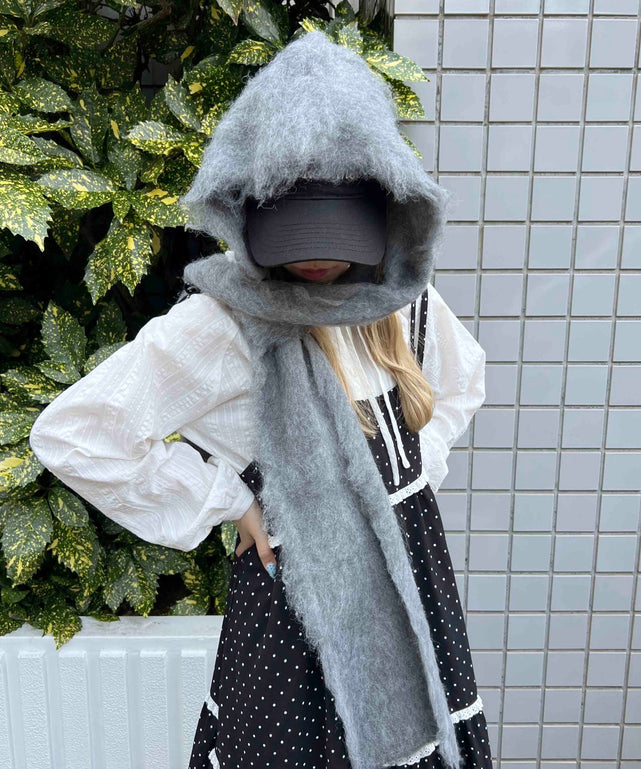 グレー
