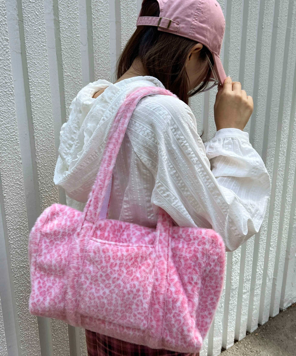 ピンク