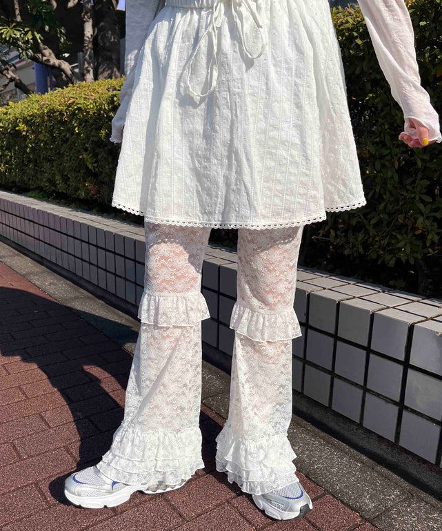 ホワイト モデル：160㎝ F着用