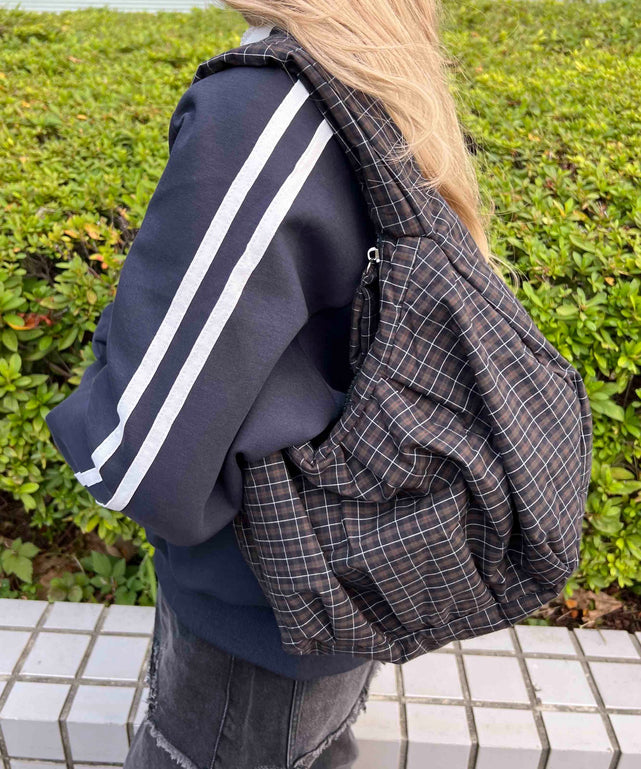ブラック