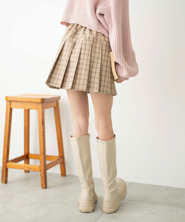 ベージュ系チェック　モデル:161cm M着用