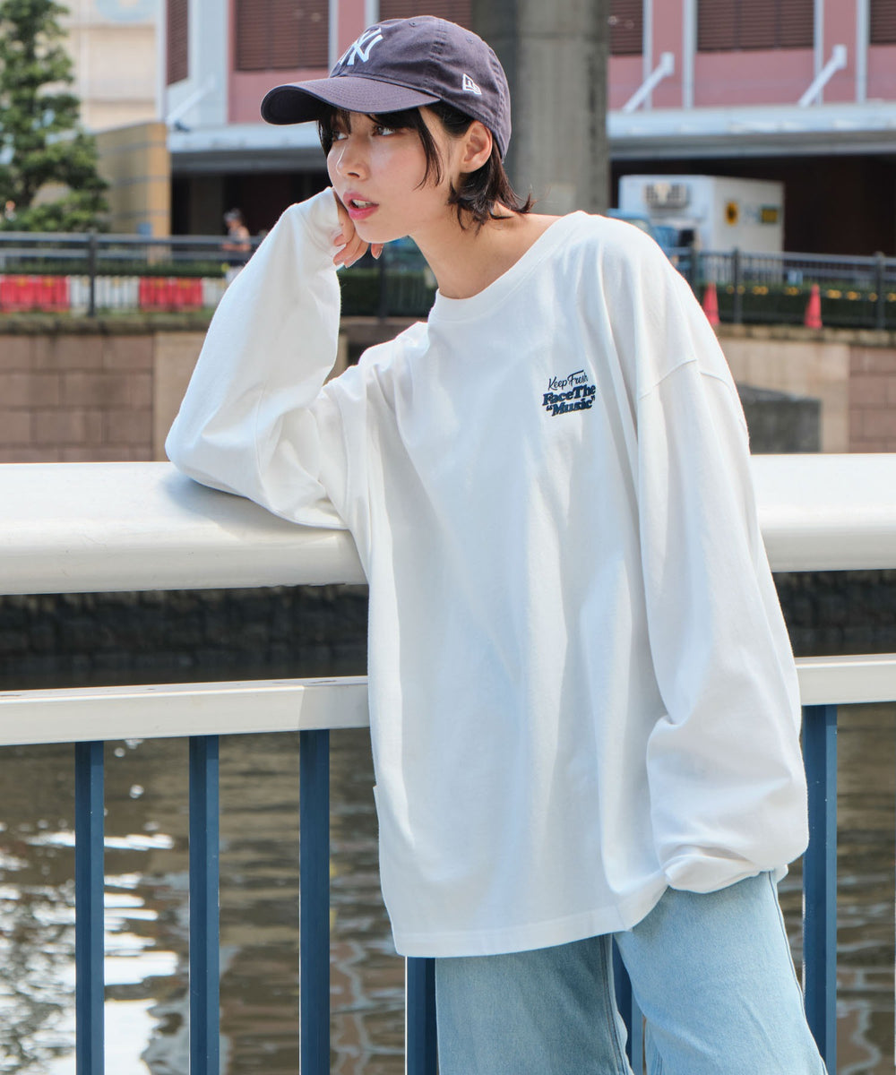 ホワイト モデル：160cm L着用