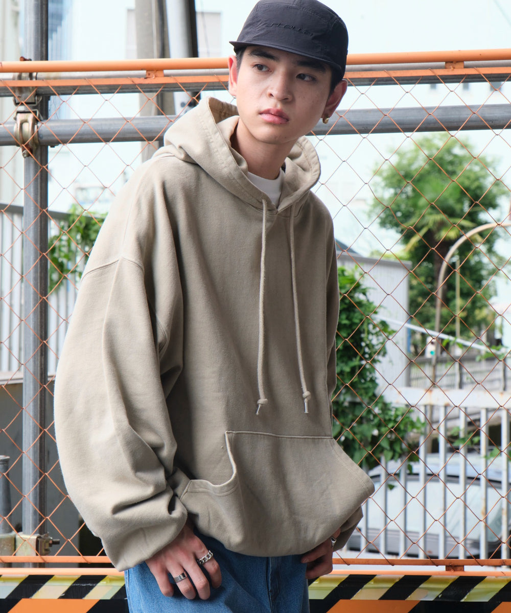ベージュソノタ モデル：180cm L着用