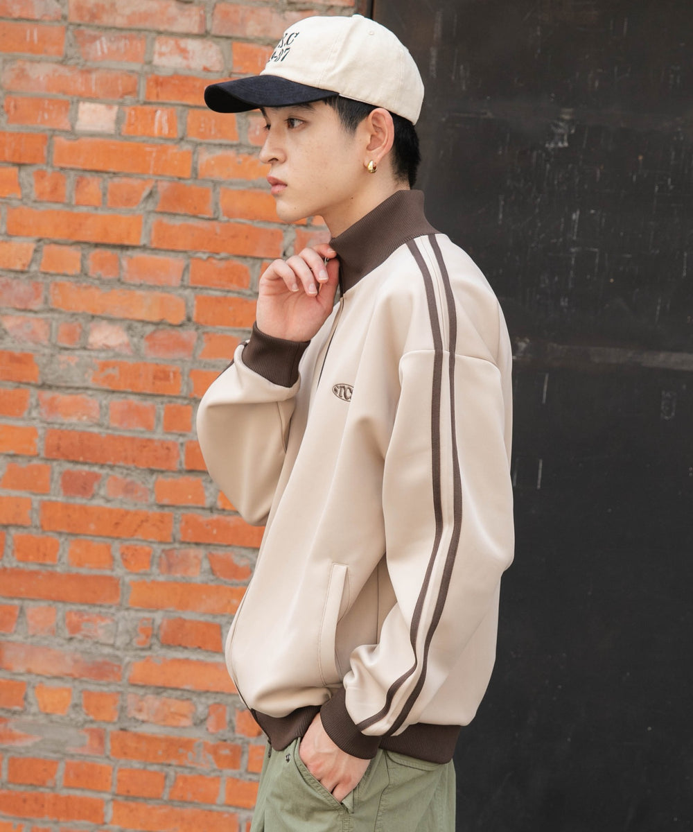 ベージュ モデル：180cm L着用