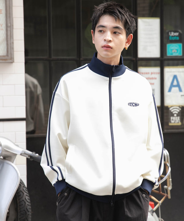 オフホワイト モデル：180cm L着用