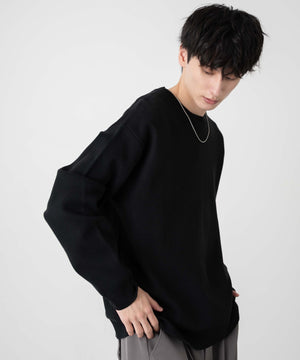 ブラック 　モデル:177cm L着用