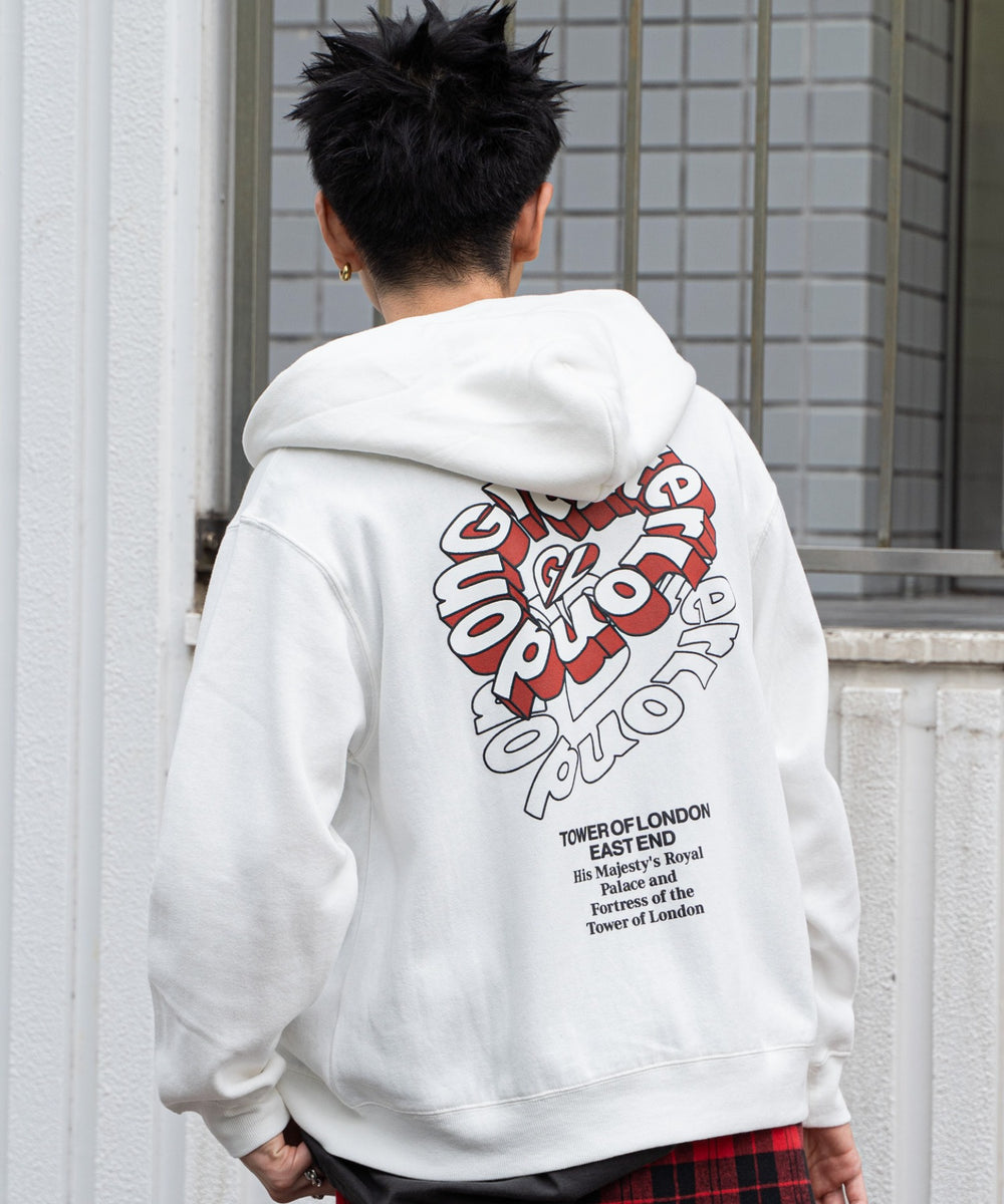 ホワイト モデル：180cm L着用