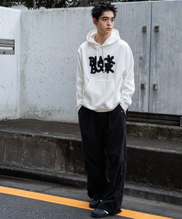 ホワイト モデル：180cm L着用