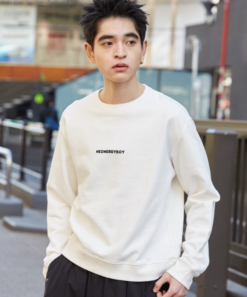 ホワイト モデル：180cm L着用