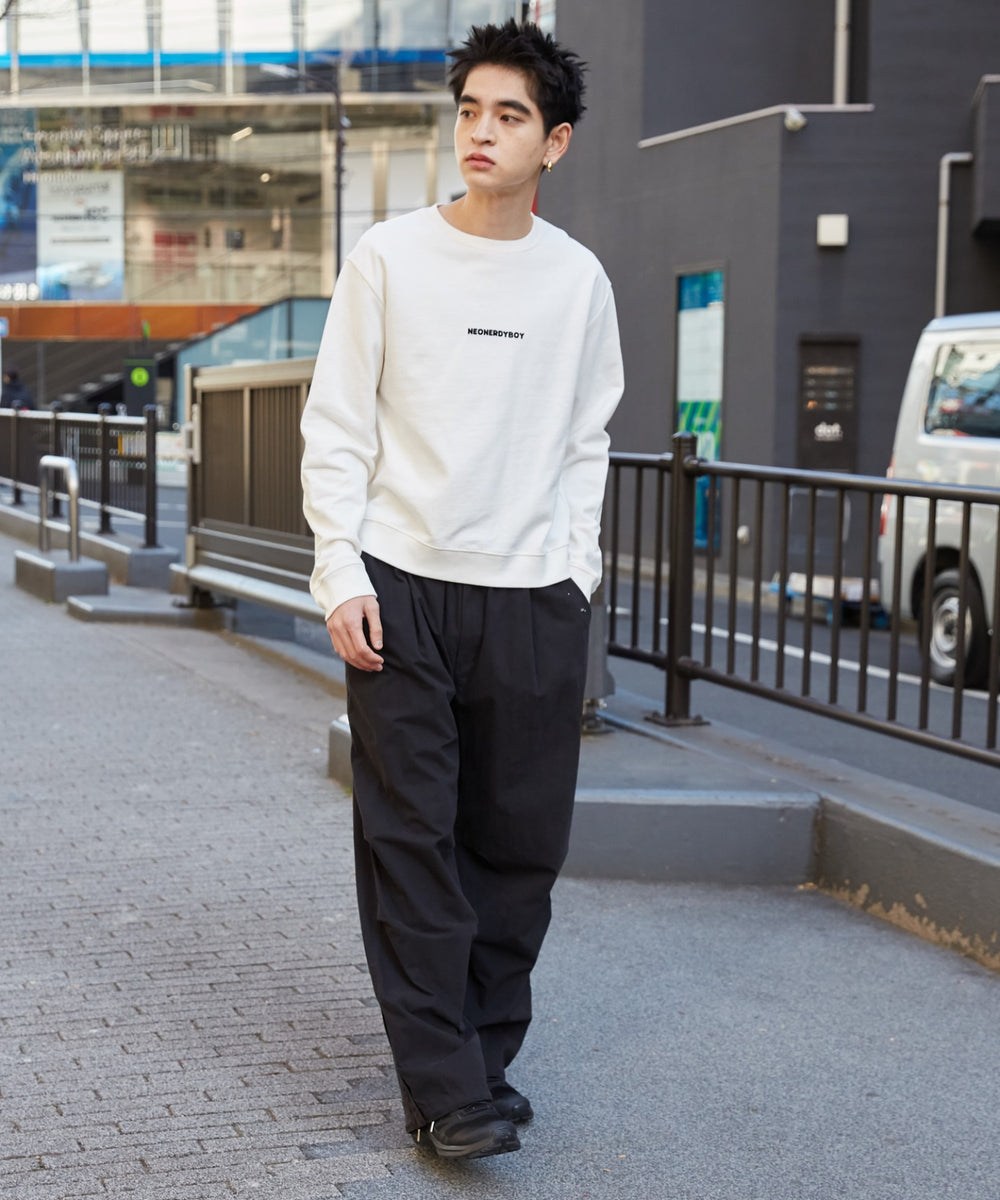 ホワイト モデル：180cm L着用