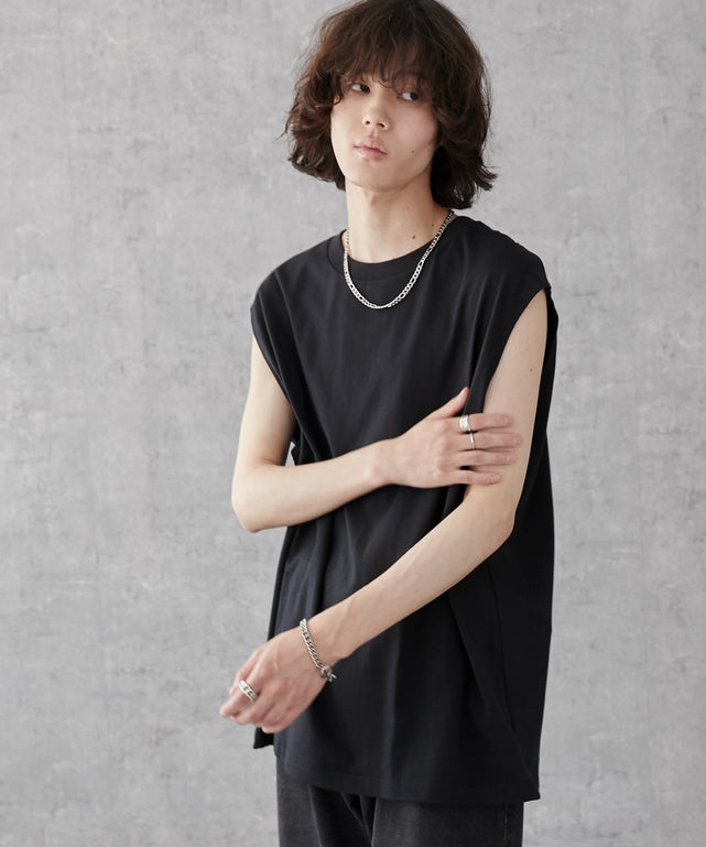 ブラック モデル：173cm L着用