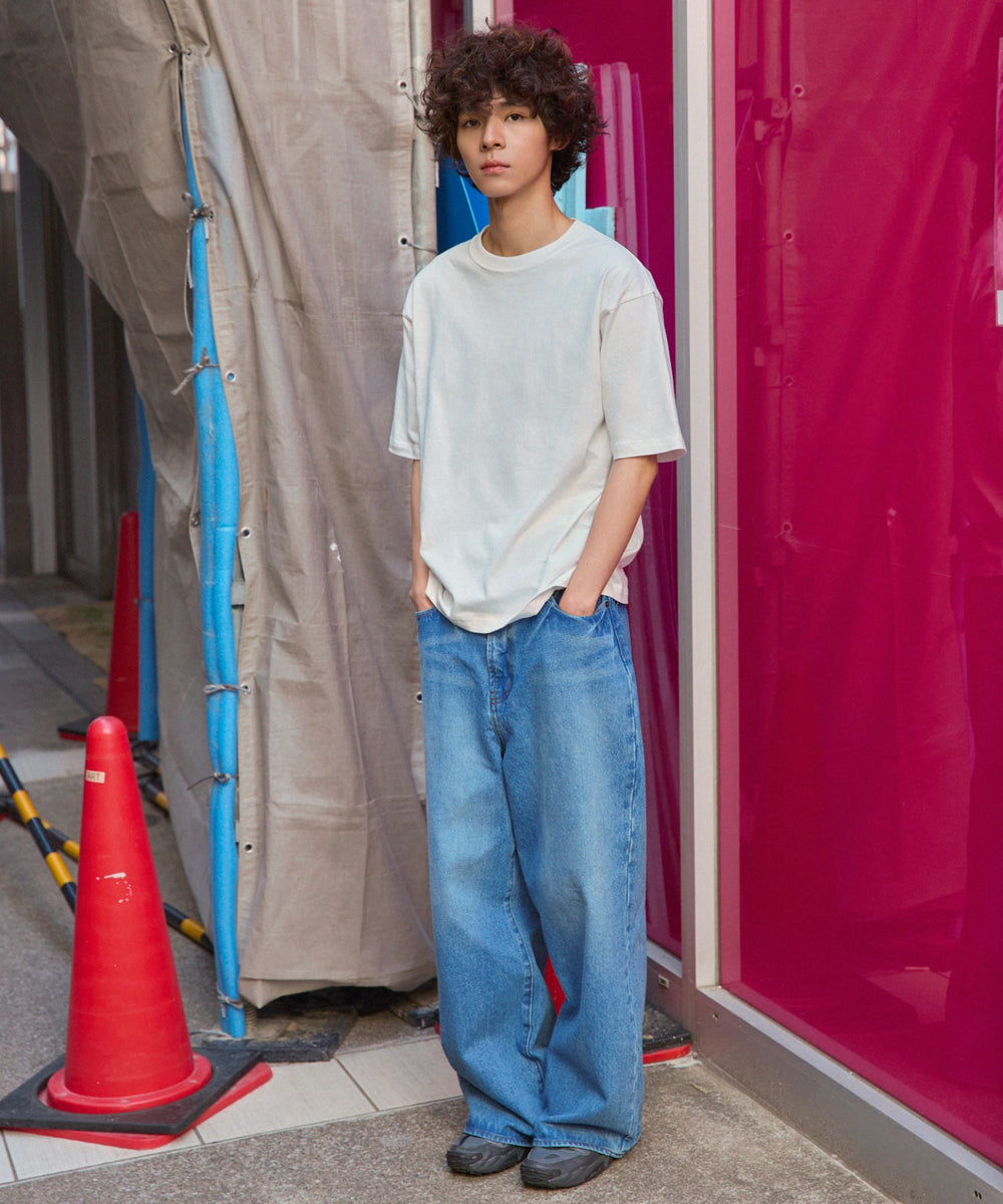 ホワイト モデル：178cm M着用