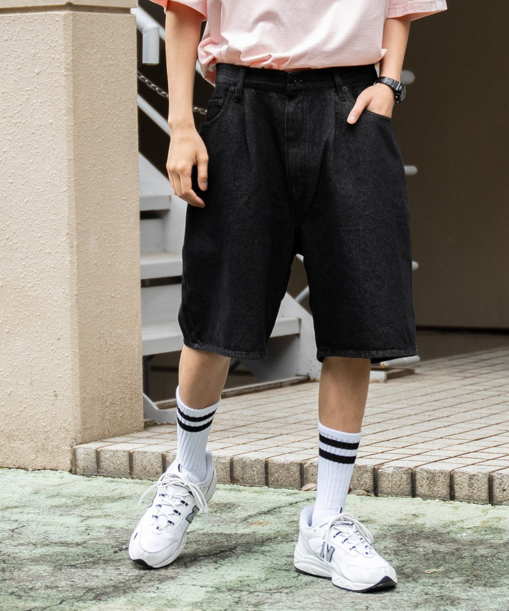 ブラック モデル：180cm L着用