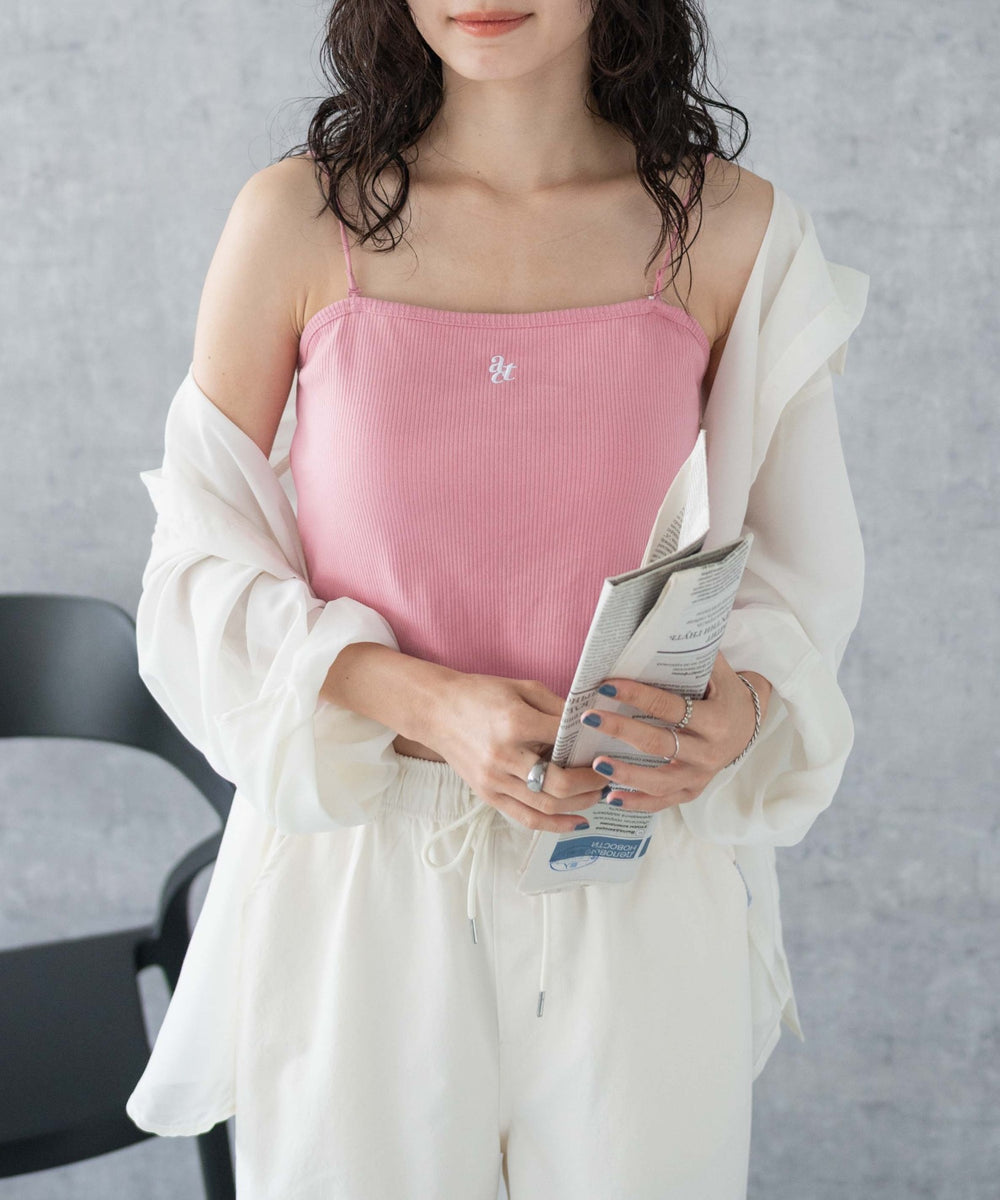 ピンク　モデル:161cm M着用