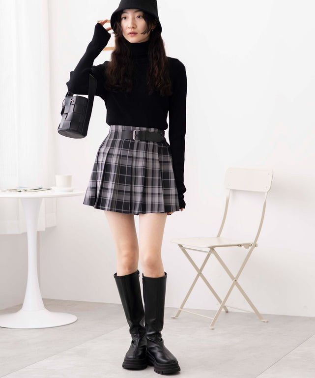 ブラック系チェック1　モデル:163cm F着用
