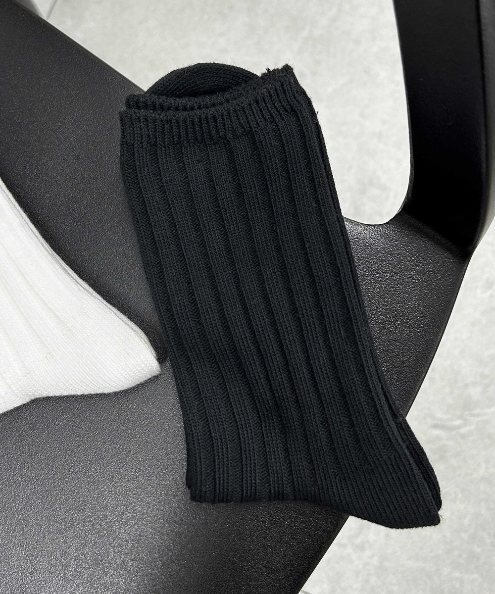 ブラック