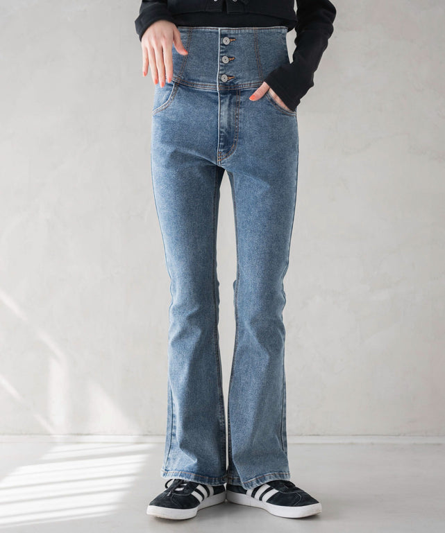 デニム中濃加工色　モデル:161cm M着用