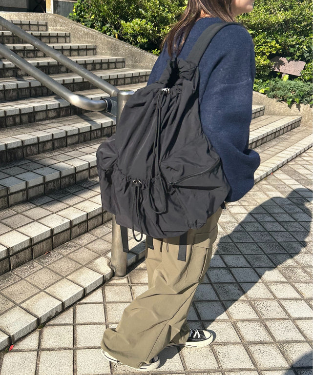 ブラック