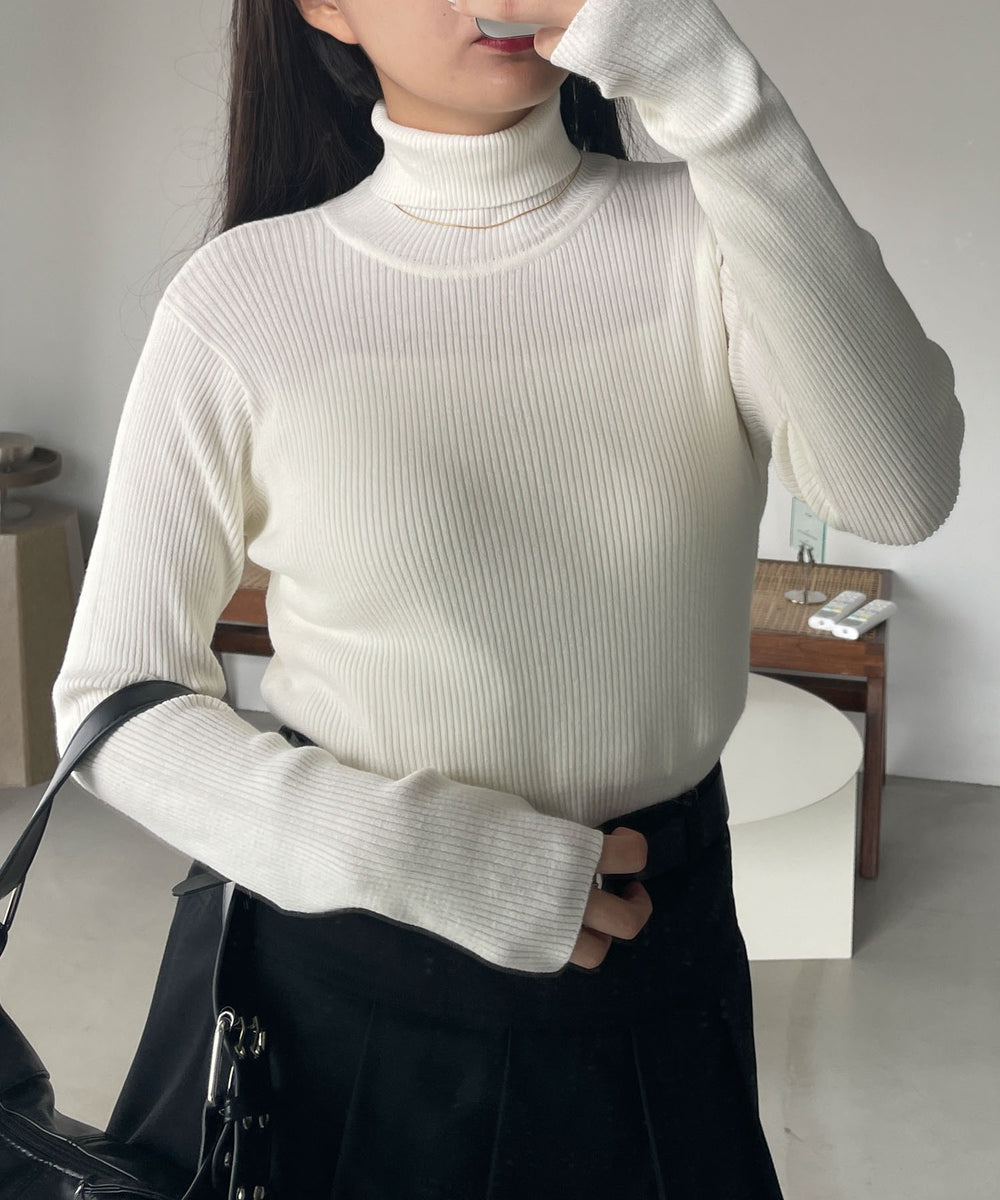 ホワイト　モデル:155cm M着用