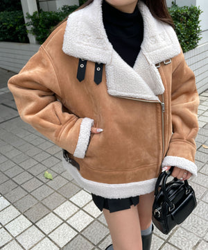 ベージュ　モデル:155cm F着用