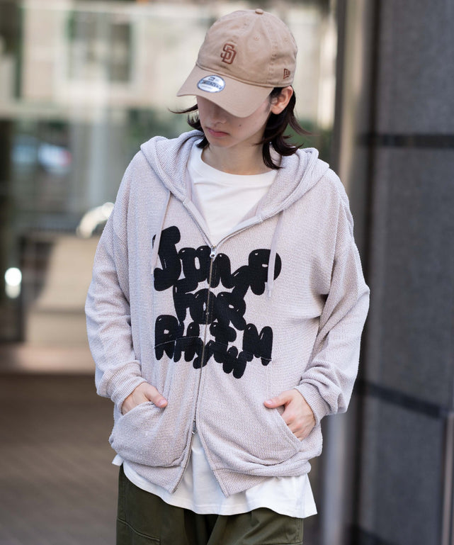メッシュロゴジップパーカー/グレー モデル：175cm L着用
