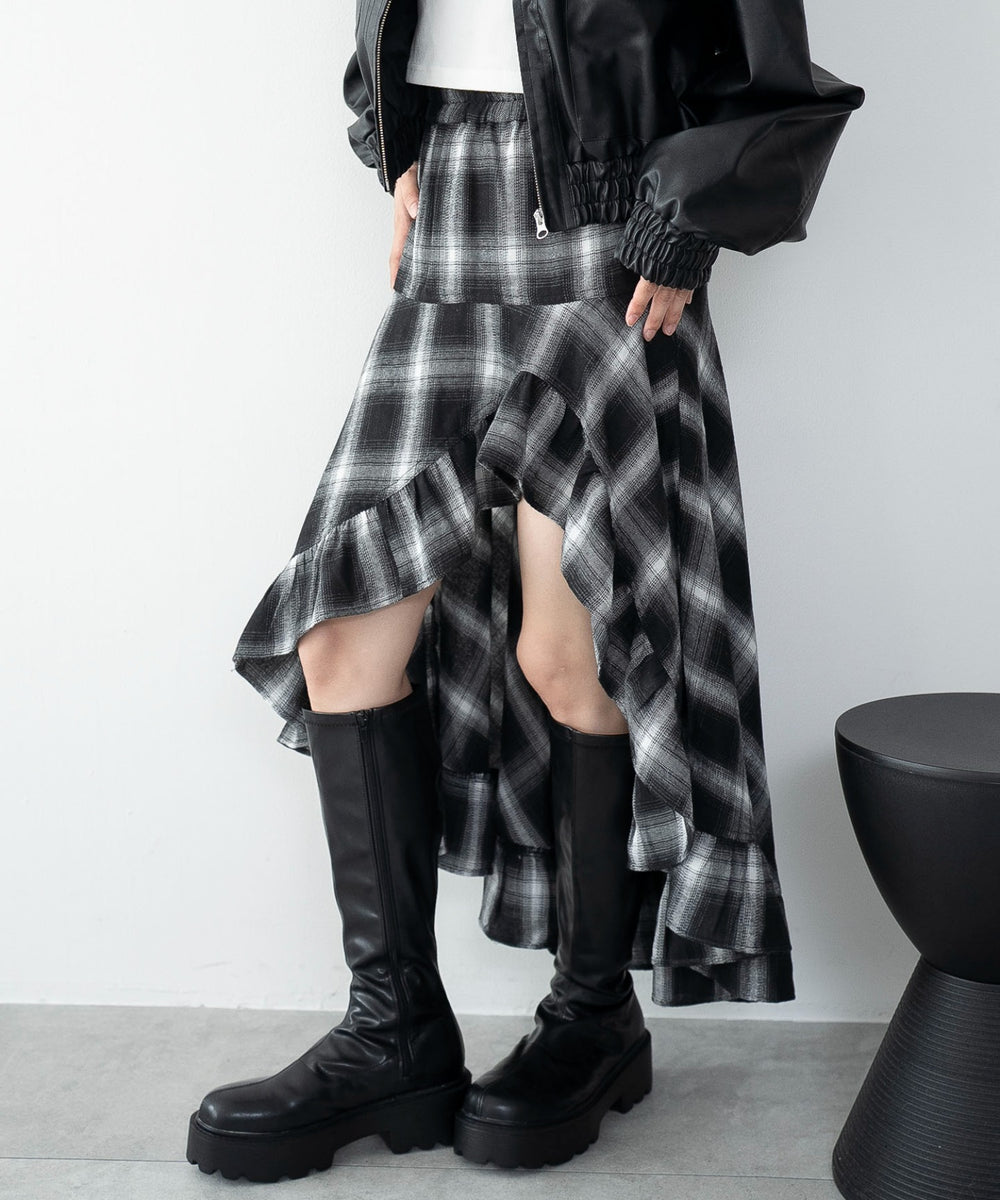ブラックチェック１　163cm F着用