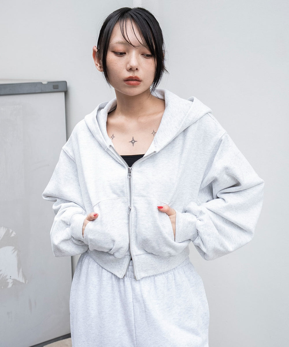 ブラック　モデル：159cm F着用