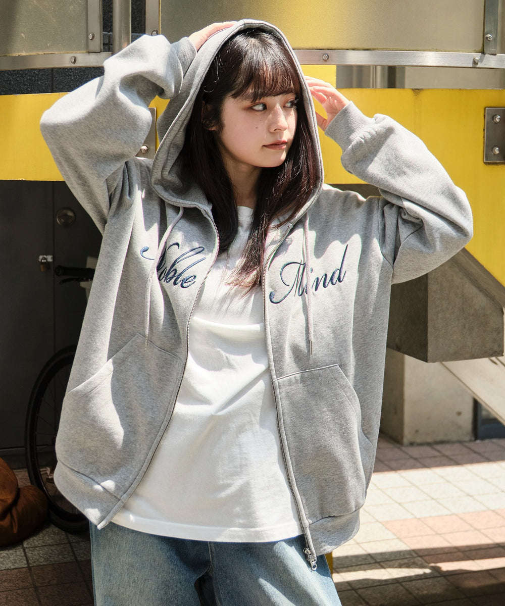 グレーソノタ　モデル：160㎝　M着用