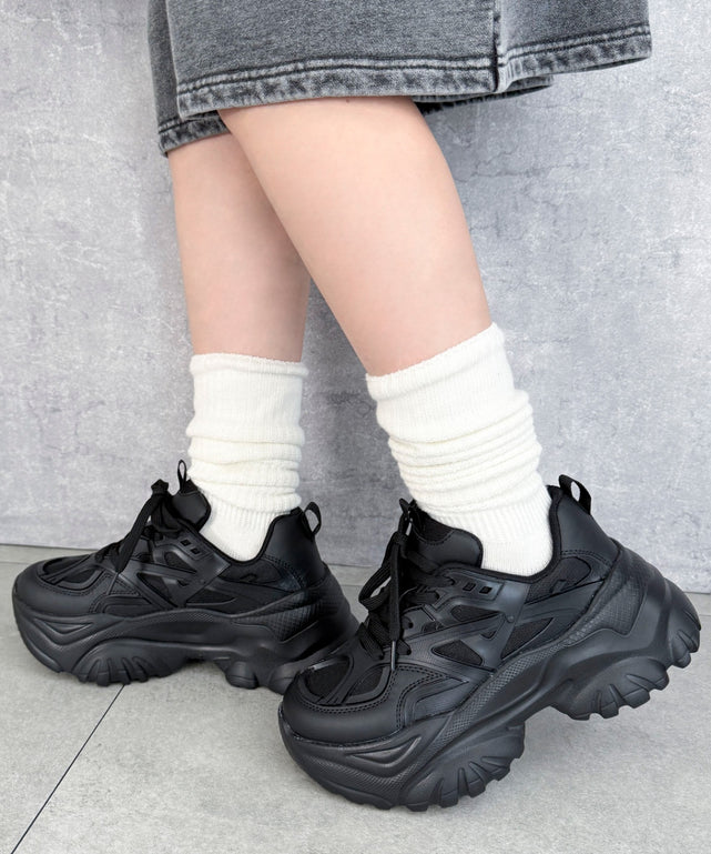 ブラック