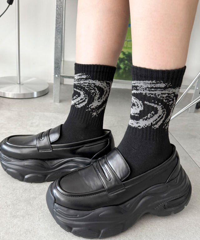 ブラック