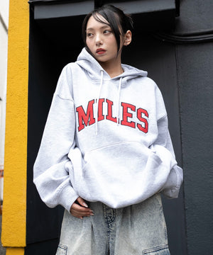 アッシュグレー　モデル：159cm M着用