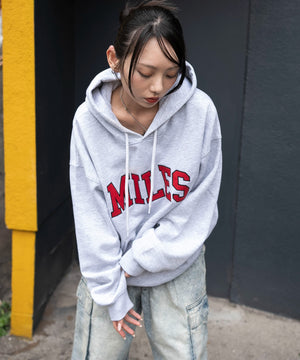 アッシュグレー　モデル：159cm M着用