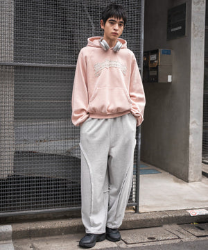 ピンク モデル：180cm L着用