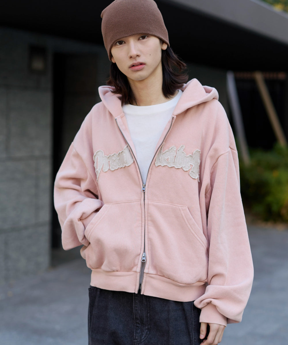 ピンク モデル：175cm L着用