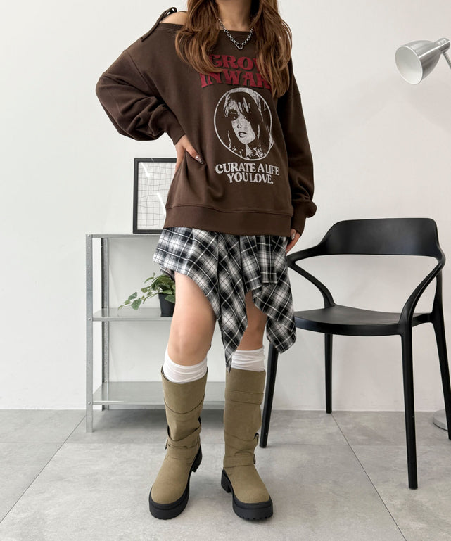 ベージュ