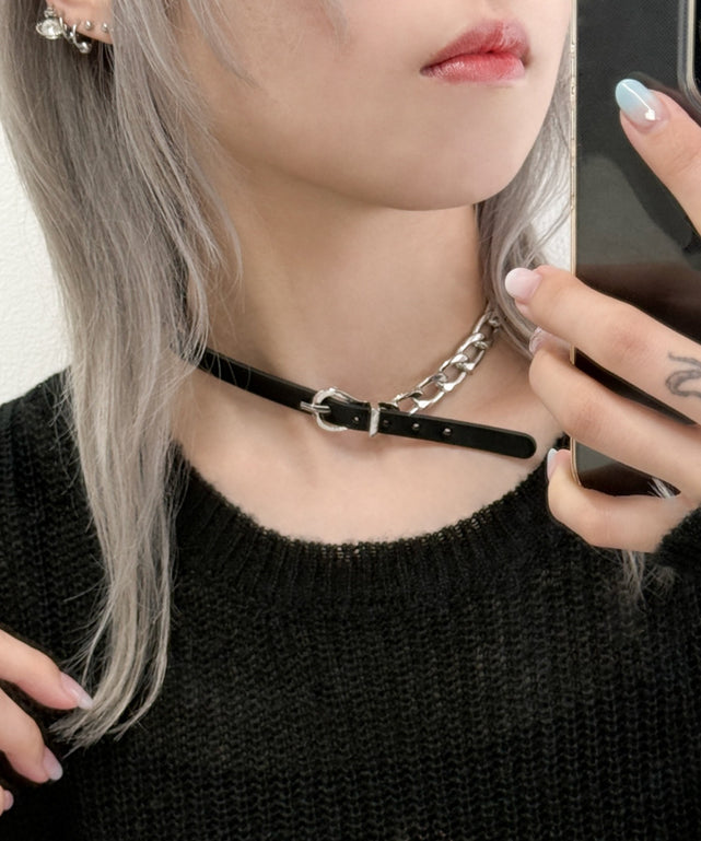ブラック