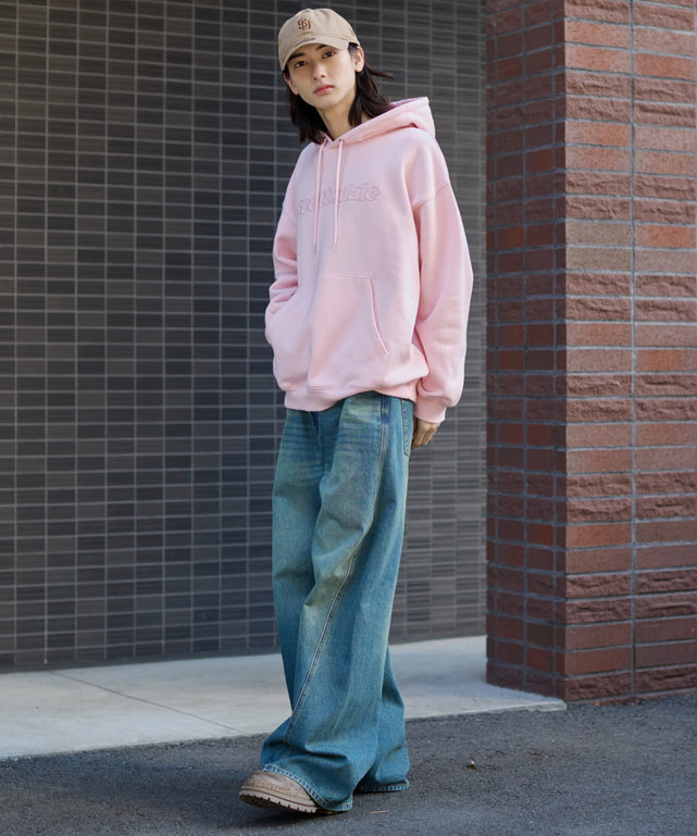 ピンク モデル：175cm L着用