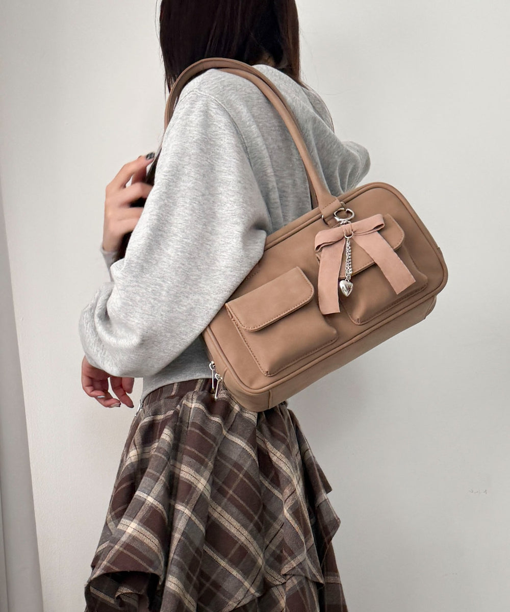 ベージュ