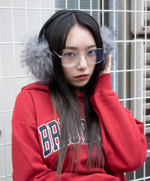グレー