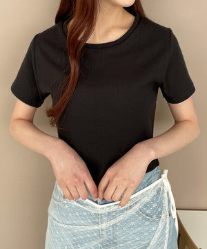 ブラック モデル：160cm M着用