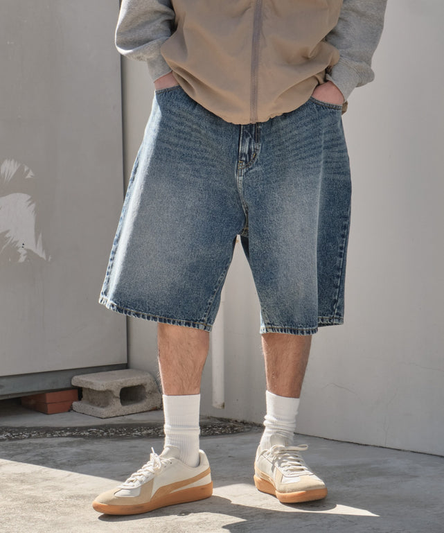 デニム中濃加工 モデル：175cm L着用